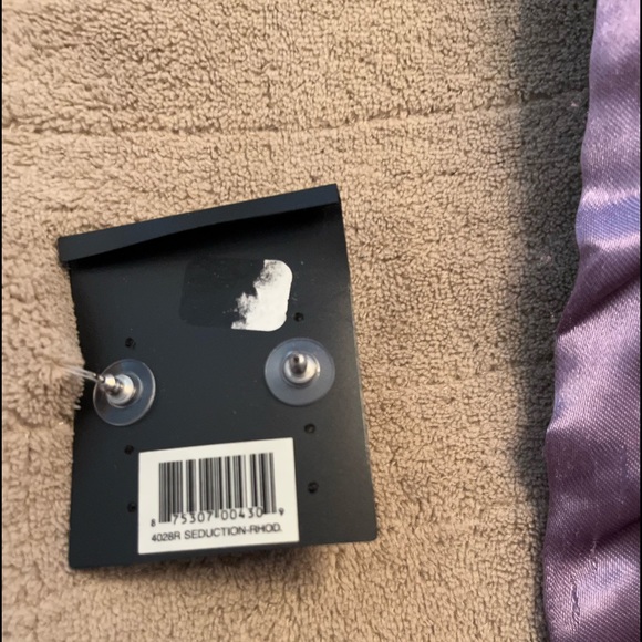 Silver with Swarovski Crystals - Picture 2 of 2